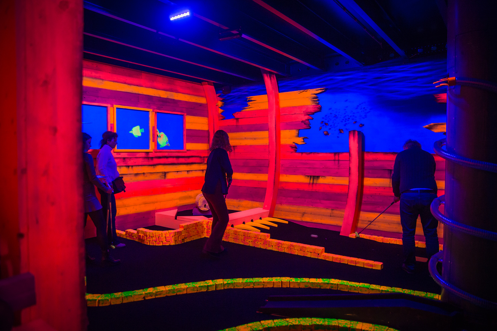 Schwarzlicht-Minigolf bei All in Echt – Impression 3