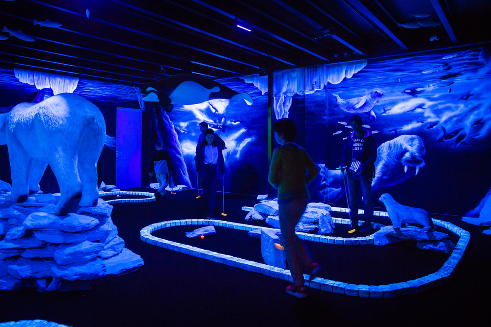 Schwarzlicht-Minigolf bei All in Echt – Impression 2