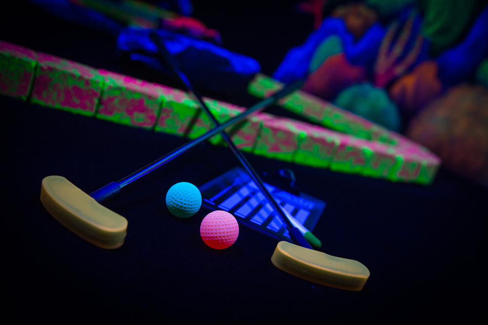 Schwarzlicht-Minigolf bei All in Echt – Impression 5