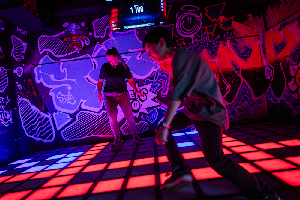 Pixel Floor – interaktiver LED-Spielboden bei All in Echt – Impression 3